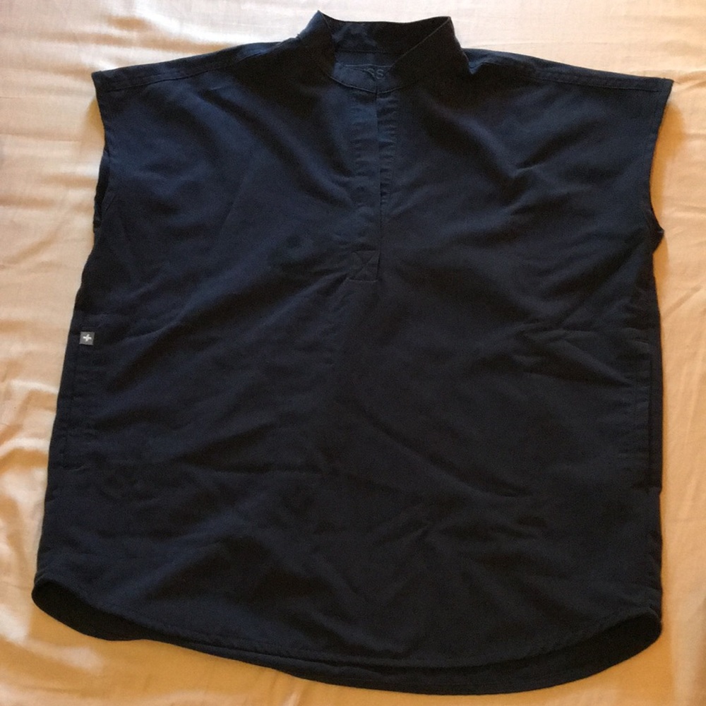 Figs Raphael top